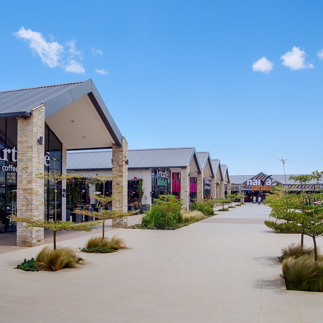 Safari Centre Naivasha — food, fuel and more on the A104 highway